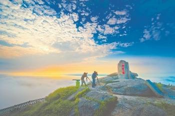 电子工程学院戴云展