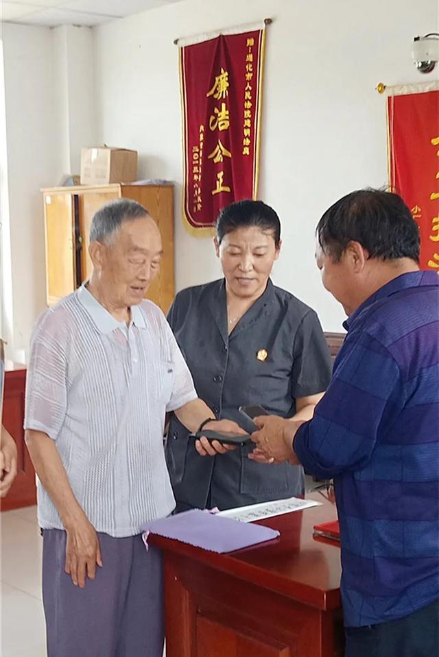 遵化市双极破碎机
