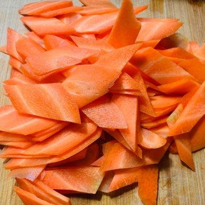 胡萝卜炒肉怎么做 胡萝卜炒肉怎么做(胡萝卜片炒肉怎么做) 综合