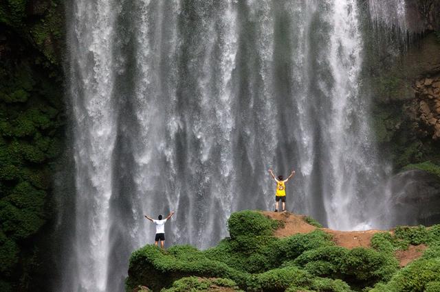 貴州清鎮：深山瀑佈美