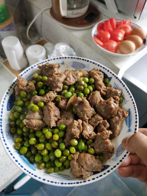潮汕牛肉丸炒青豆，簡單快速，美味下飯