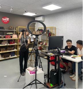 直播机械展主持开播范文