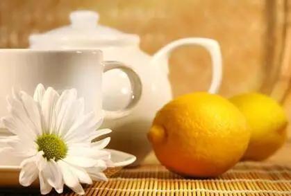 喝浓茶不解酒 还可能会有危险