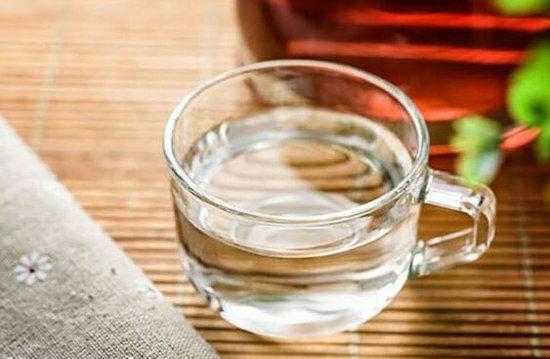 喝水越多对肾脏的伤害越大？一天喝8杯水较合适