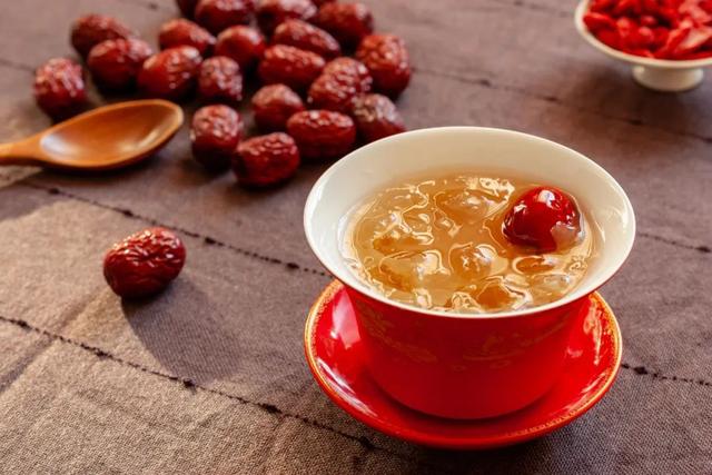 日食三颗枣百岁不显老？怎样吃大有讲究