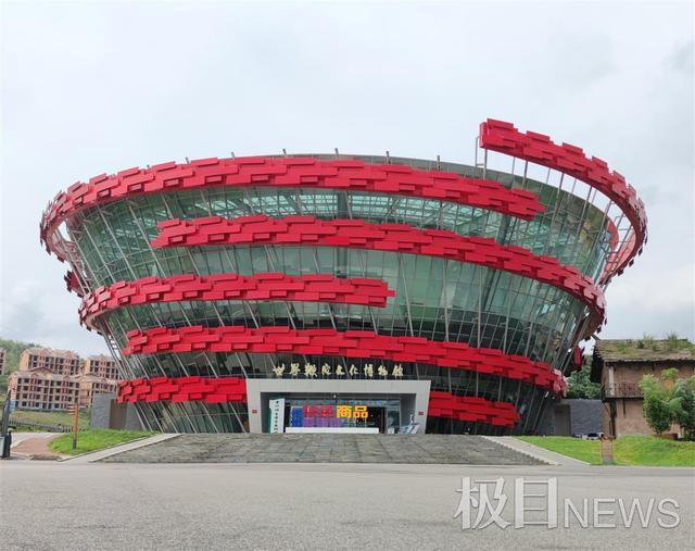 实探“烂尾”的贵州鞭陀小镇：博物馆里空无一人，小洋楼被杂草包围