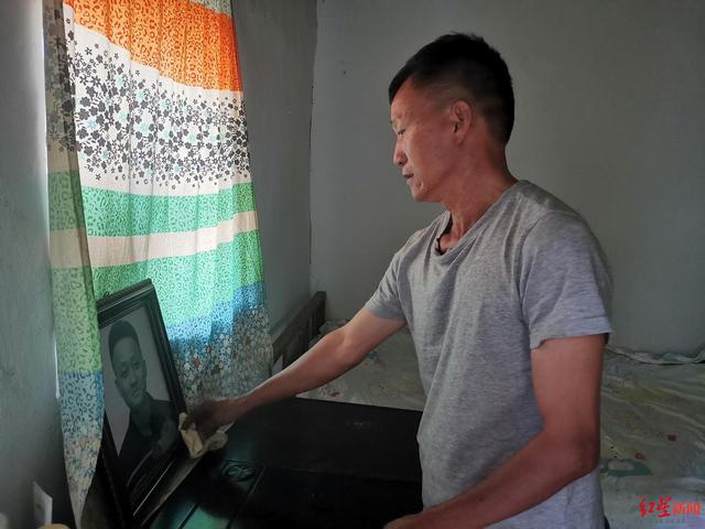 儿子获评优秀员工被公司奖励出国旅游溺亡 是否为工伤，父亲打了三年多官司…