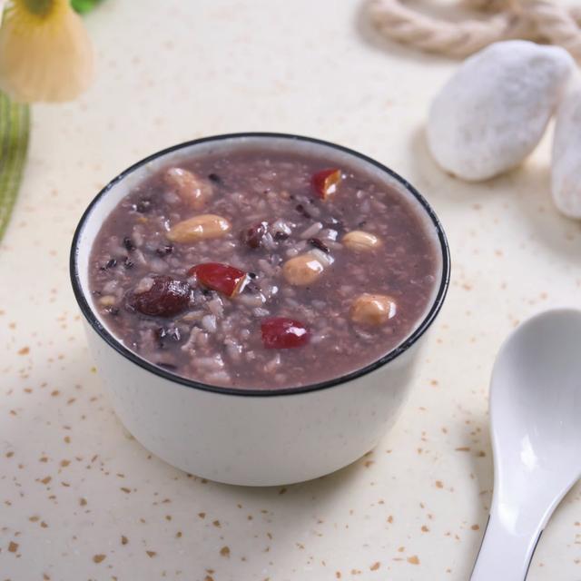 小长假食疗方 | 喝好黑豆粥，囤足肾气，宝宝不怕深秋寒冬