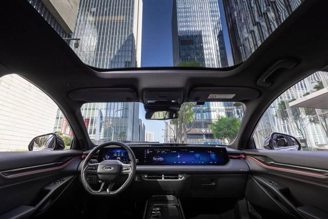 封车讯“一路绿灯”福特EVOS首创的车路协同系统让你梦想成真