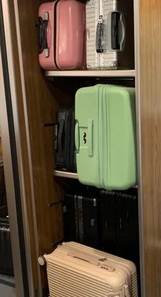 高铁上如何放置行李哪些物品可以放上行李架