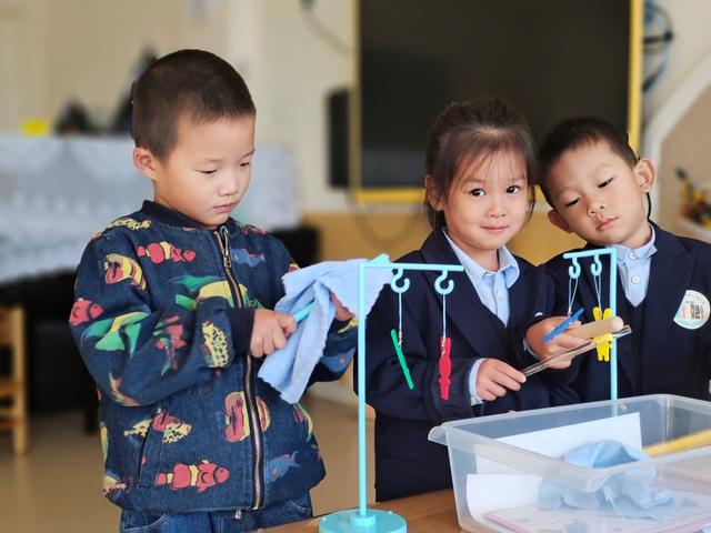 东阳市城东中心幼儿园斯村园区：神奇静电探索之旅