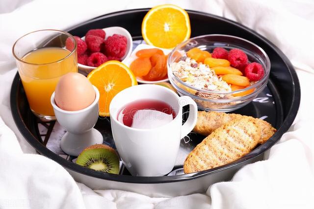 65岁后身体容易缺乏5种营养，注意其中这两种，适当补充别过量