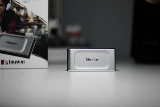 读写最高2000MB/s，小巧还有三防设计 - 金士顿移动固态硬盘XS2000