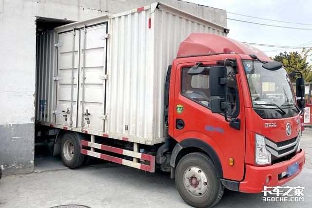 探秘京东物流仓库，快递车为啥选东风多利卡D6？