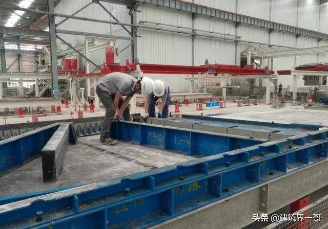 制砂机吊装现场