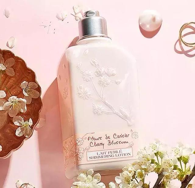 身体乳加vc有颗粒