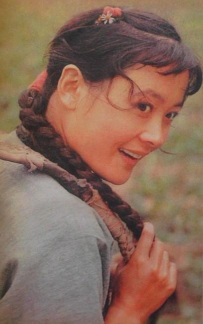 湘女萧萧1986年版(1986年影片湘女萧萧娜仁花主演)(2)