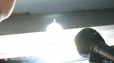 世界上最大的手电筒有多亮？打开后测试仪器当场爆炸