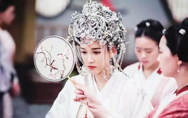 中式婚纱的特色(什么是中国传统婚纱？)(图4)