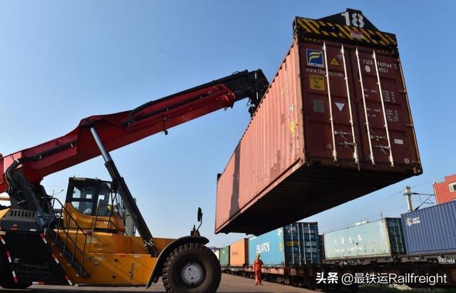 中国-老挝铁路即将全线通车！泰国积极表态