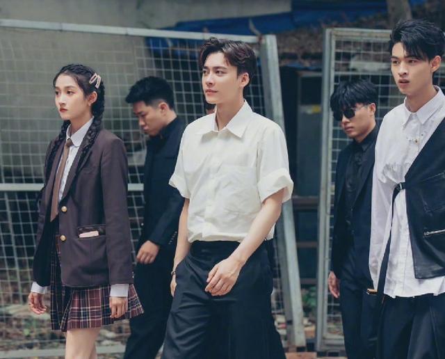 「辟谣」关晓彤男神李易峰,李易峰关晓彤综艺