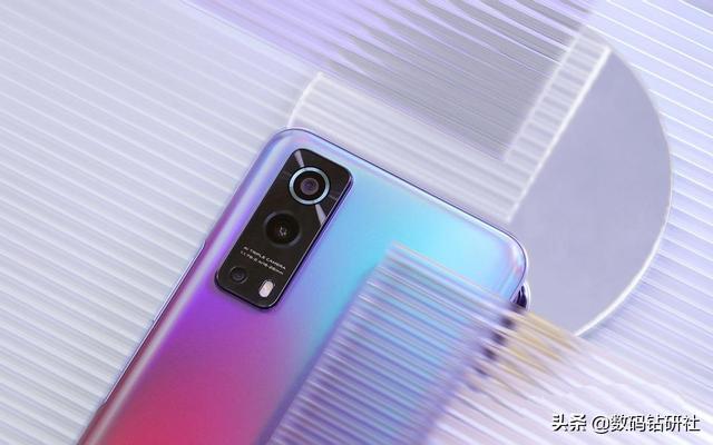 千元機的評測太少導致不知如何選？這四款機型完全可以盲選