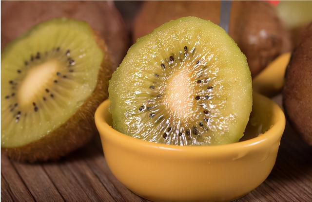 肠胃不好的人，要谨记：这4种水果容易伤肠胃，请尽早拉入黑名单