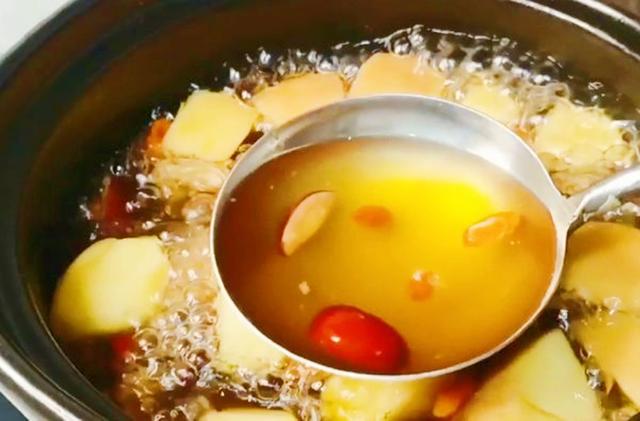 夜里翻来覆去睡不着，93岁爷爷教你一招，一个苹果轻松搞定，厉害