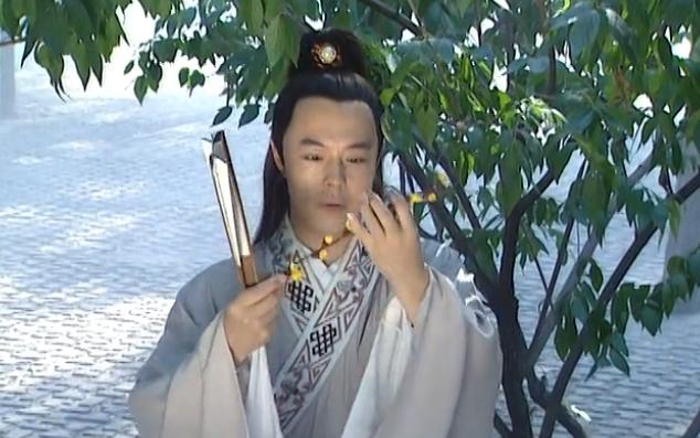 聊斋志异婴宁:“憨女”婴宁：《聊斋》中最爱笑的女妖，言语率真让男友脸红