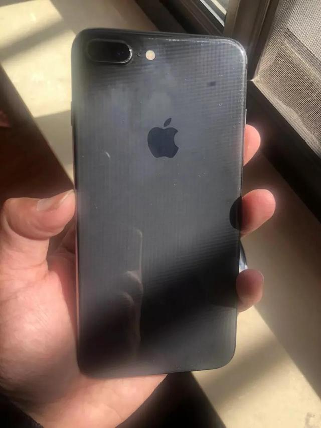 一代机皇iPhone无人问津惆怅啊