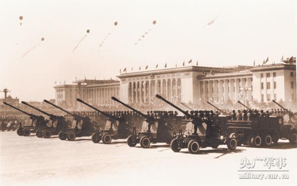 阅兵·档案 | 1959年国庆阅兵：参阅武器装备国产化程度大大提高