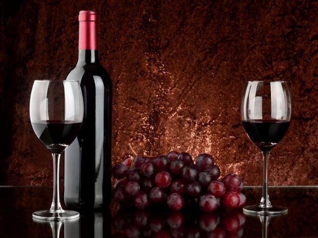 葡萄酒的保质期，红酒没有开瓶，放了20年还能喝吗多数人不懂装懂，浪费了