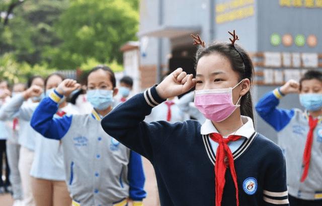 11岁女孩身高167cm，医生：2种食物是身高“增长剂”，可多吃点