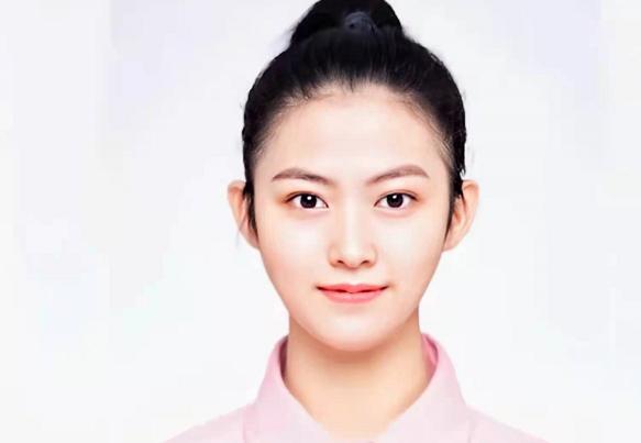 第三名女生叫张浩蕾