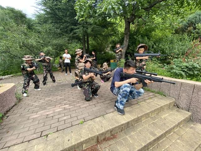 全封闭军事化管理学校怎么教育孩子(军事化管理封闭式学校对孩子好吗)(图21)