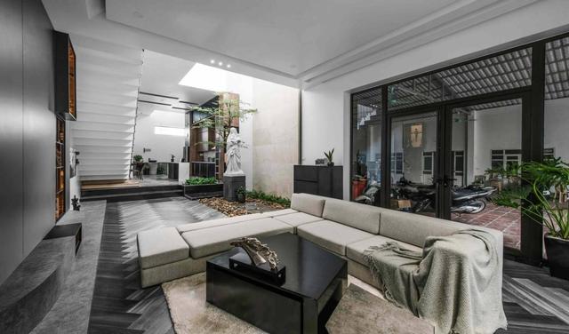 恨不得卖掉市里3套房 买一套带天井 露台 堂屋的3层别墅 安逸 全网搜