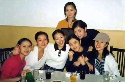 曾黎和胡静谁是校花——曾黎和胡静谁更漂亮