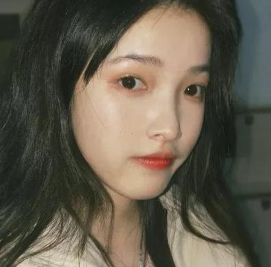 女人摸豆豆是什么意思
