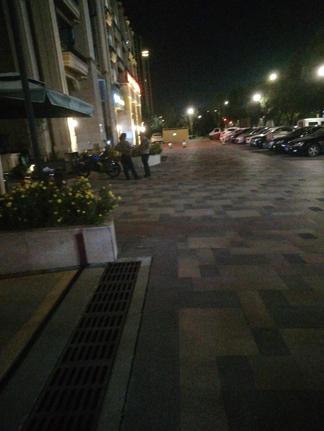 在机械展中当保安累吗