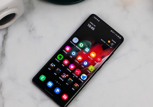 三星S21 FE或10月29日发布，旧款直降1800元，该入手吗？
