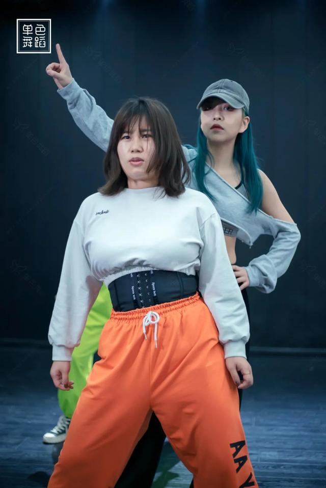 跳舞是有氧运动吗（跳舞是有氧运动吗知乎）