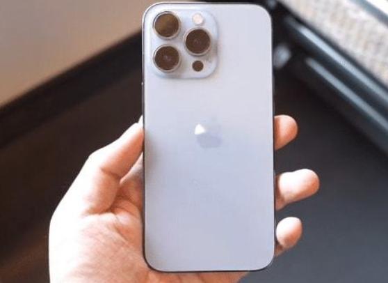iPhone13Pro使用槽点：正面看和12pro没区别，摄像头变大变突兀了