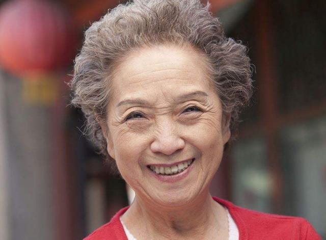 为何有些人老年斑“密密麻麻”，有的人却很少？建议提前了解下