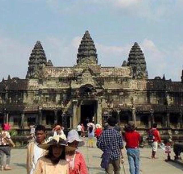 高棉的微笑（第一集）吴哥窟探秘历险记（Angkor Wat)