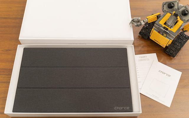 極致便攜的15.6寸4K高清便攜顯示器，CForce CF011X Pro4