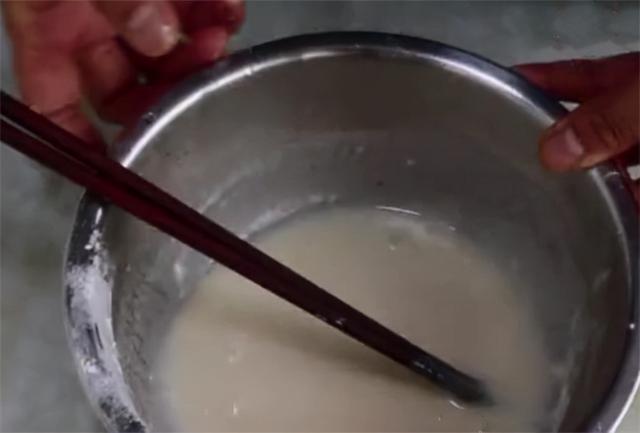 蒸黄米面糕用什么水和面（蒸黄米面糕多长时间熟）