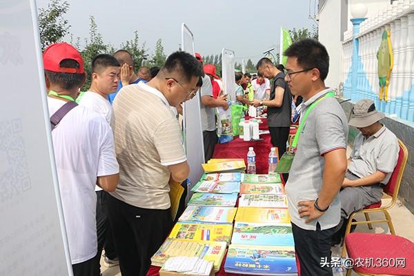 梨园摘果机械展