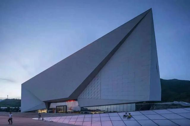 文展装饰电气工程师