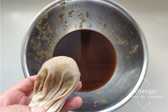 秋梨膏怎么喝治咳嗽(秋梨膏用开水冲还是温水冲)