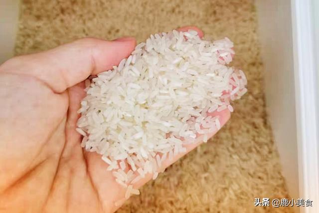 煲仔饭的米饭是什么米「煲仔饭的米饭是什么米」